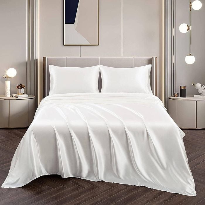 2000TC Ultra Soft Queen Fitted Sheet Set- White