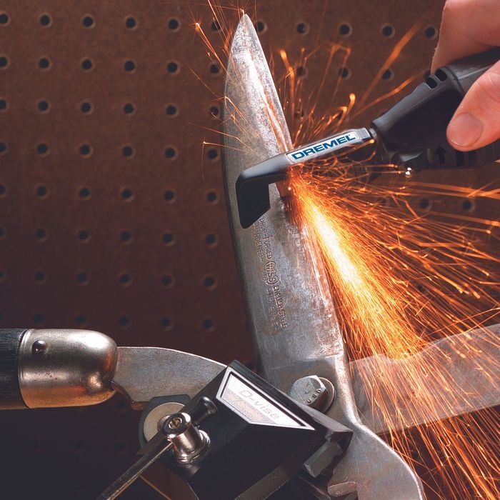 Dremel axe sharpening top