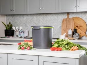 Maze composter tabletop