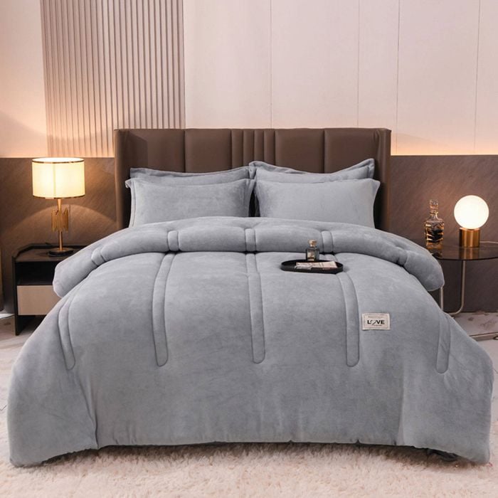 Cottonmore Large Warm Winter Ultra Soft Plush Blanket Quilt 200x230cm Grey