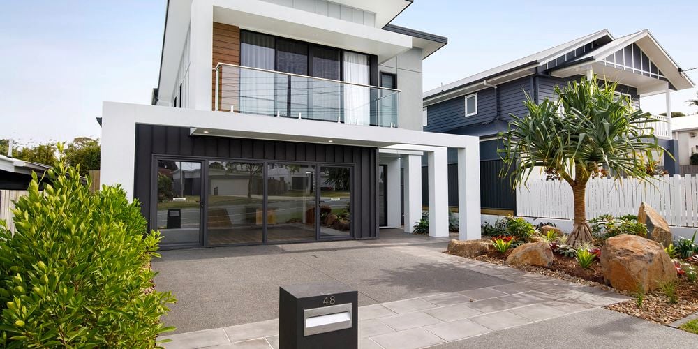 Modern Scheme -
  COLORBOND® steel Dover White™,
  COLORBOND® steel Southerly®, COLORBOND® steel Monument®