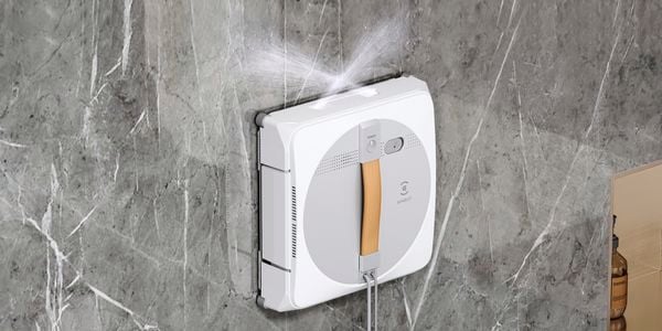 The unique cross spraying design works on windows of all sizes and ensures all dirt is removed by dissolving stains for easy wipe-off