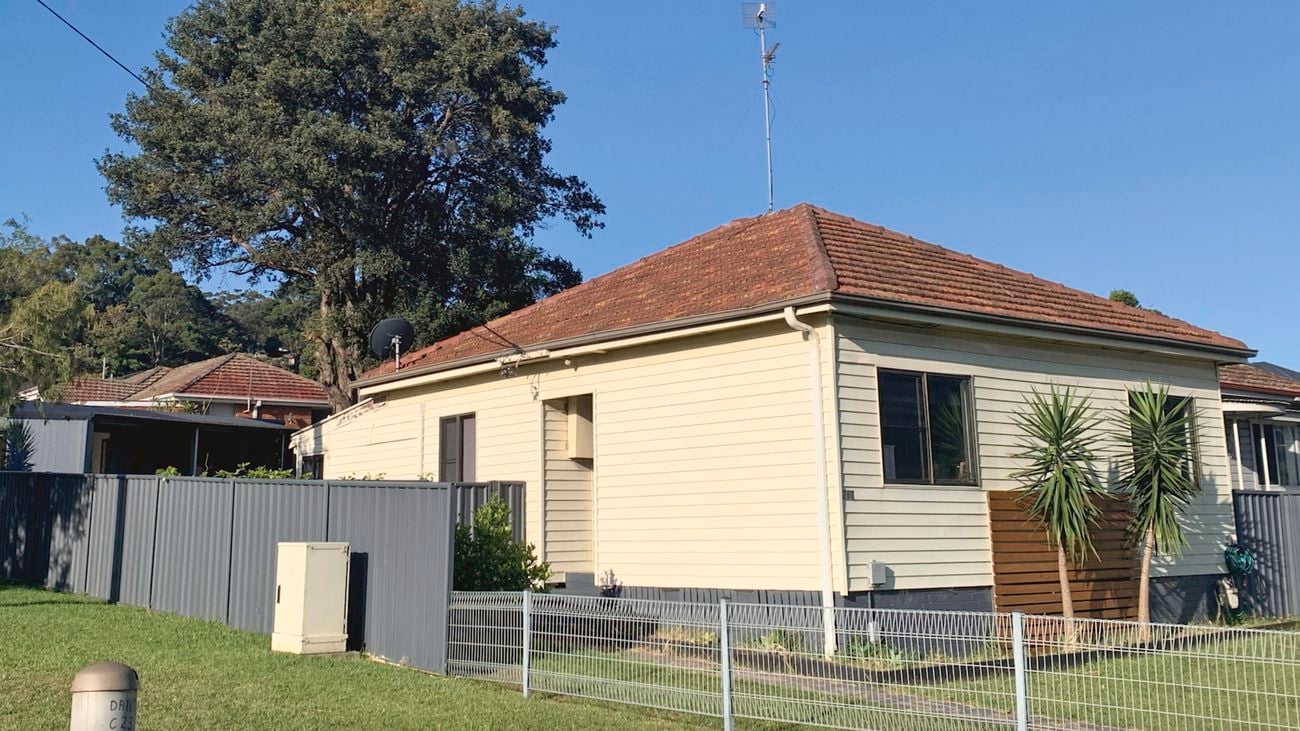 1940s cottage house