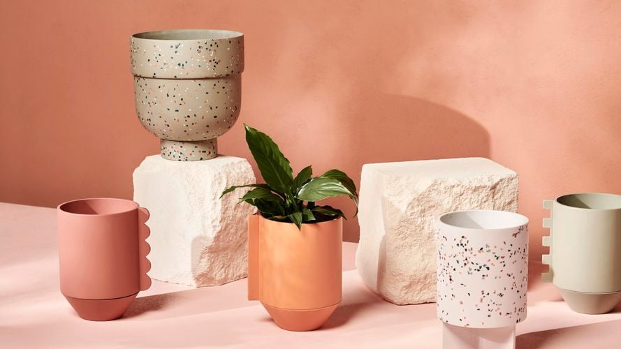 Tri Pot - Terrazzo Dusty Rose w hands