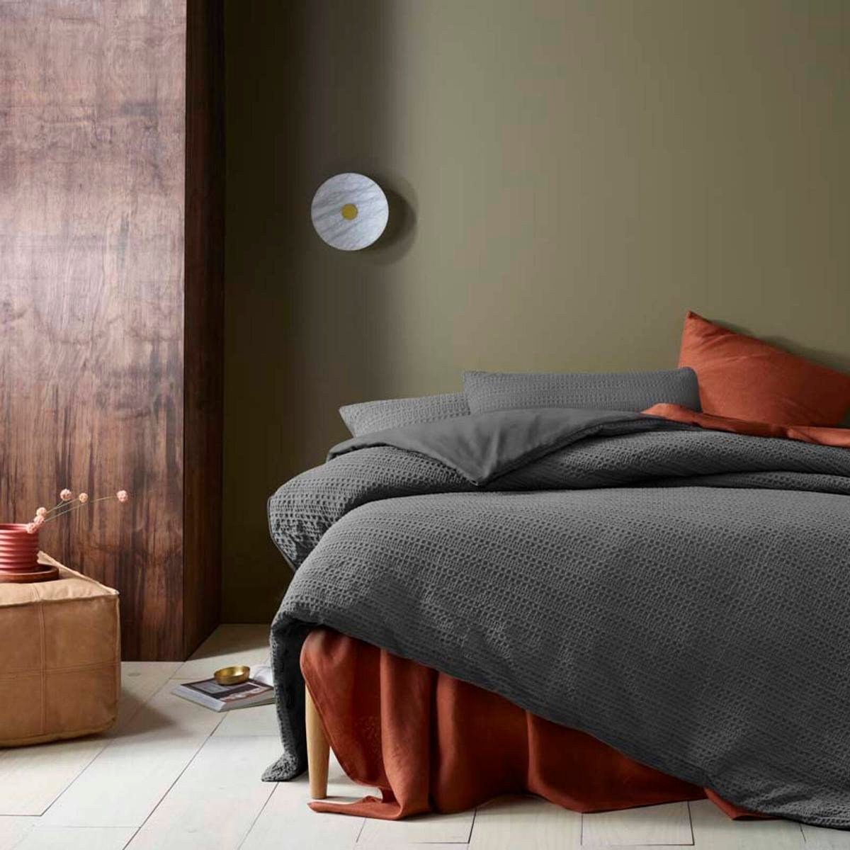 Accessorize Bedroom Collection King Soho Waffle Dark Grey Quilt Cover