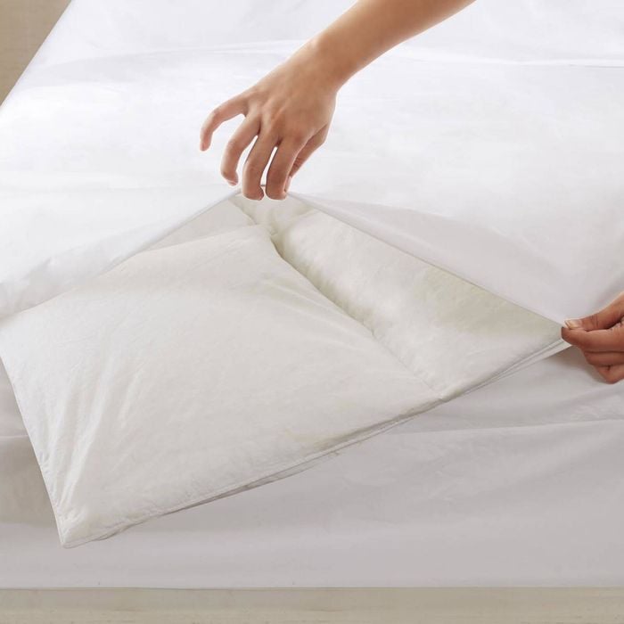 Bloomington Stain Resistant Quilt Protector King
