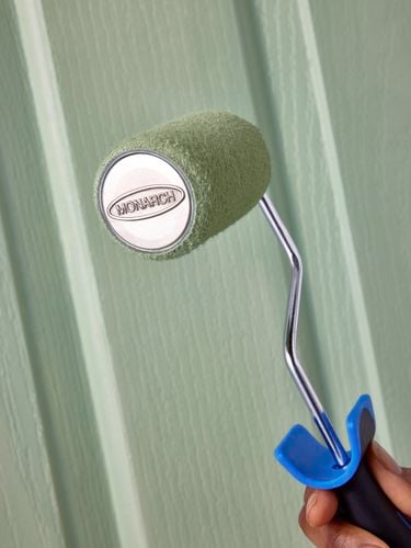 For an ultra smooth finish on doors and cupboards, use Monarch's doors, trims and cupboards roller covers - 1660022