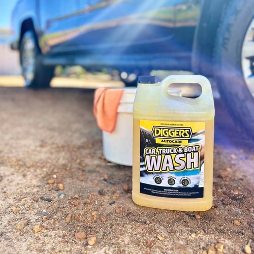 DIGGERS™
  Car, Truck & Boat Wash 0627678 is a heavy duty concentrate suitable for
  all finishes on cars, trucks and boats. 