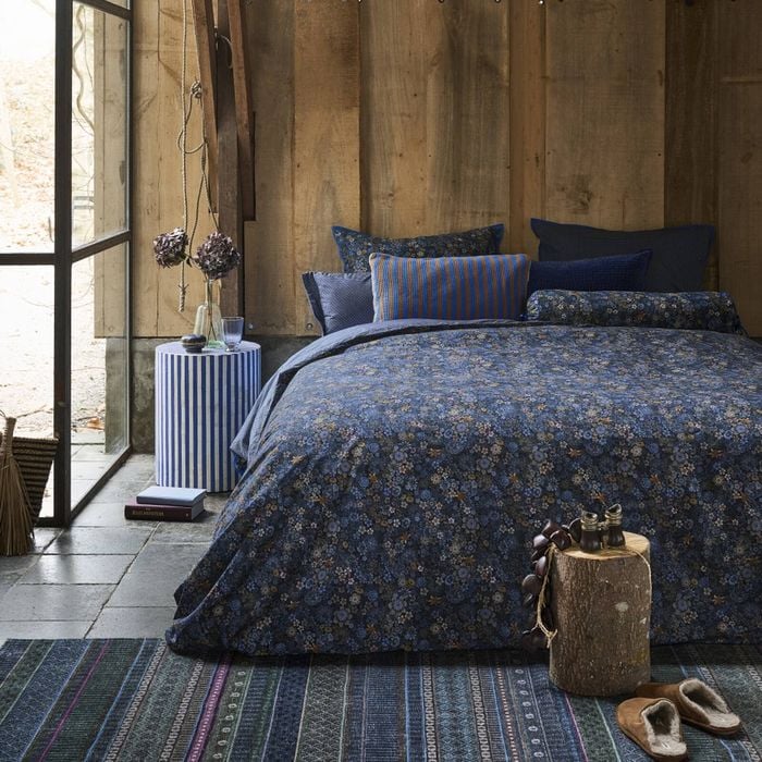 Tutti i Fiori Dark Blue Quilt Cover Set- King