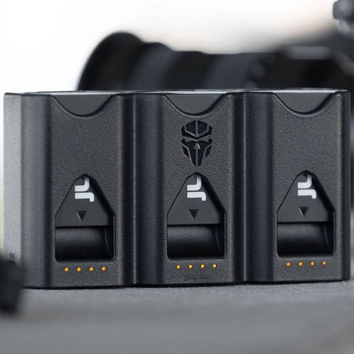 Jupio Prime Triple Charger and Card Holder - Nikon EN-EL15