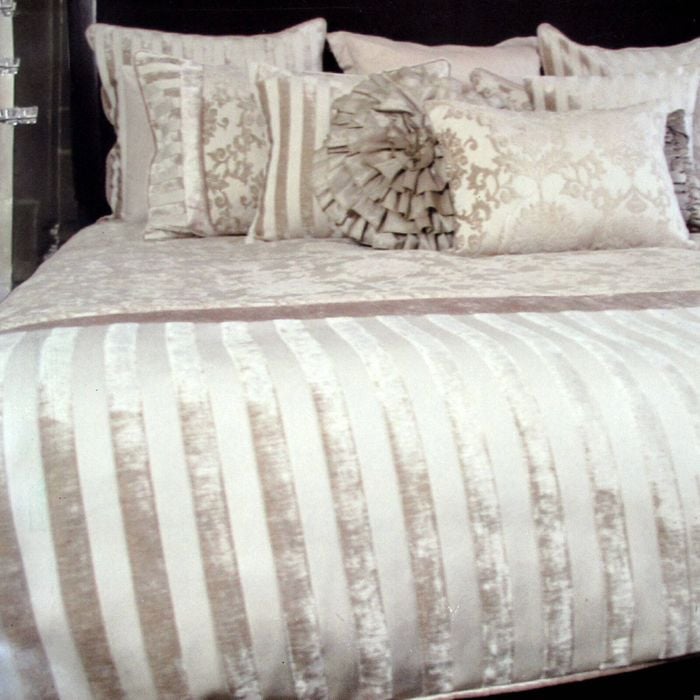 Metropolitan Mirelle Champagne Jacquard Velvet Quilt Cover Set King