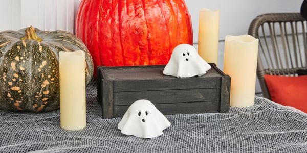 Clay ghost Halloween decorations.
