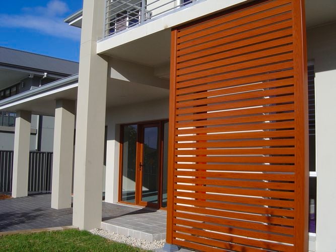 Marine grade: not-corrosive in beachfront applications. I/N 0407870