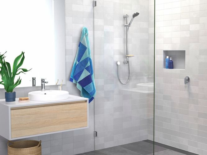 Flexispray Havana Collection in Chrome with rail shower