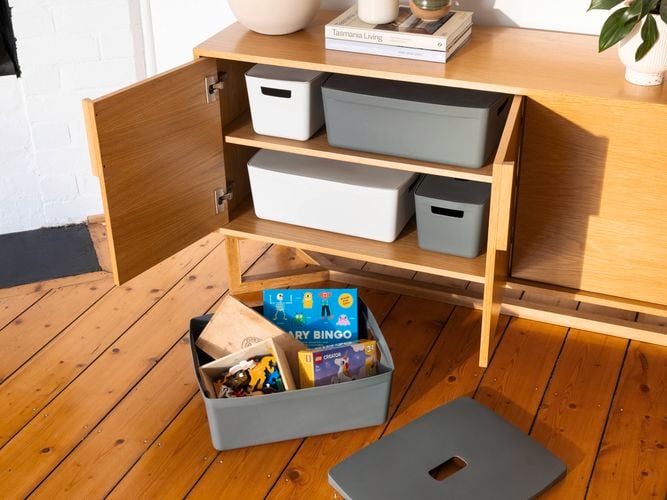 Brand page - Inabox - 12 modular containers in living room