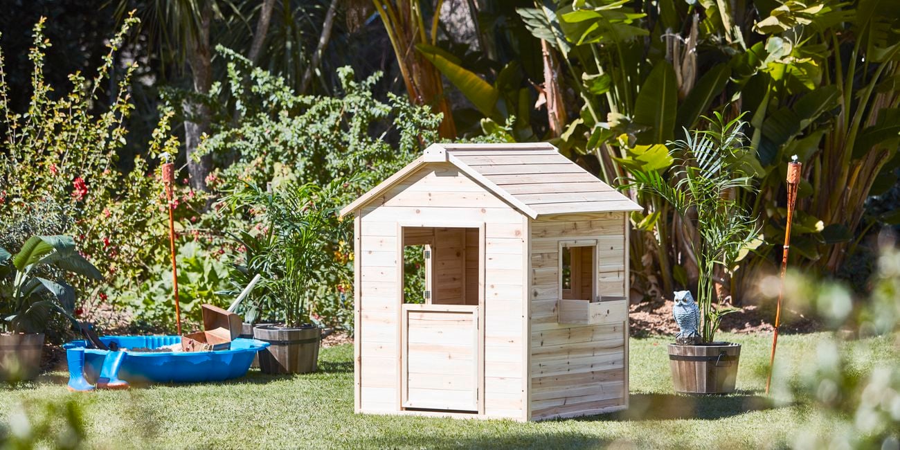 timber cubby house