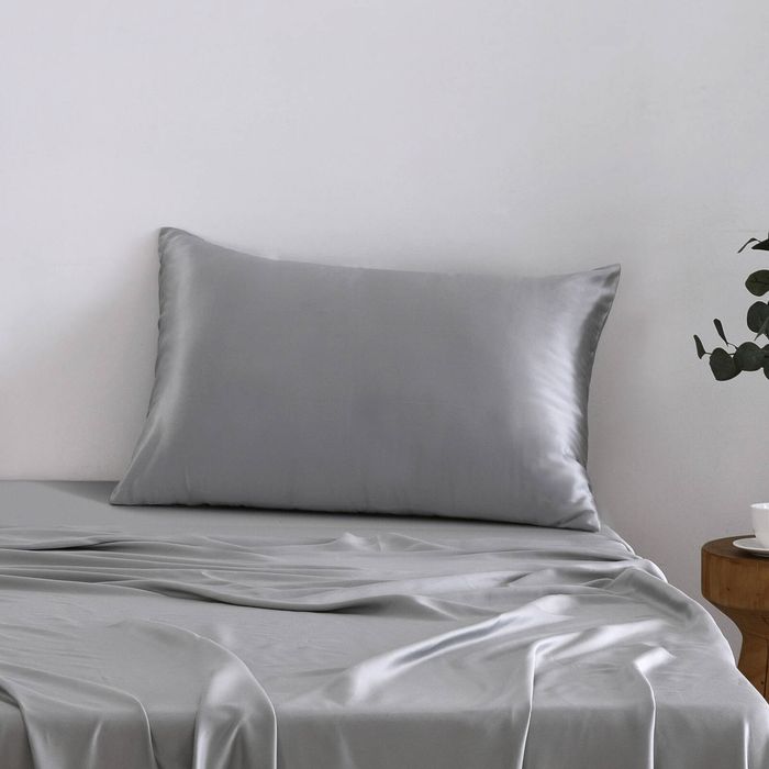 Natural Home Luxe Mulberry Silk Pillowcase 25 Momme Standard Pillowcase 48 x 73cm - Grey