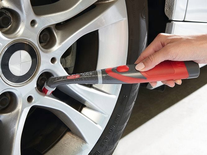 Power Scrubber car rim.