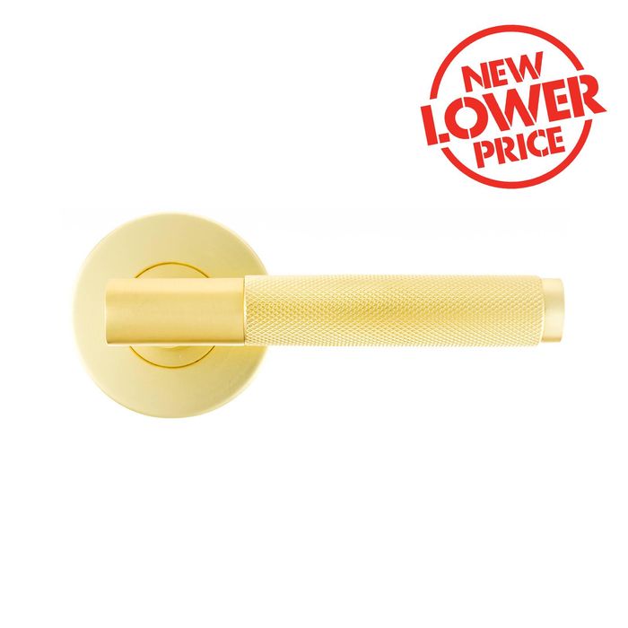 Ikonic Brushed Brass Knurled Passage Lever Set - Passage Brushed Brass