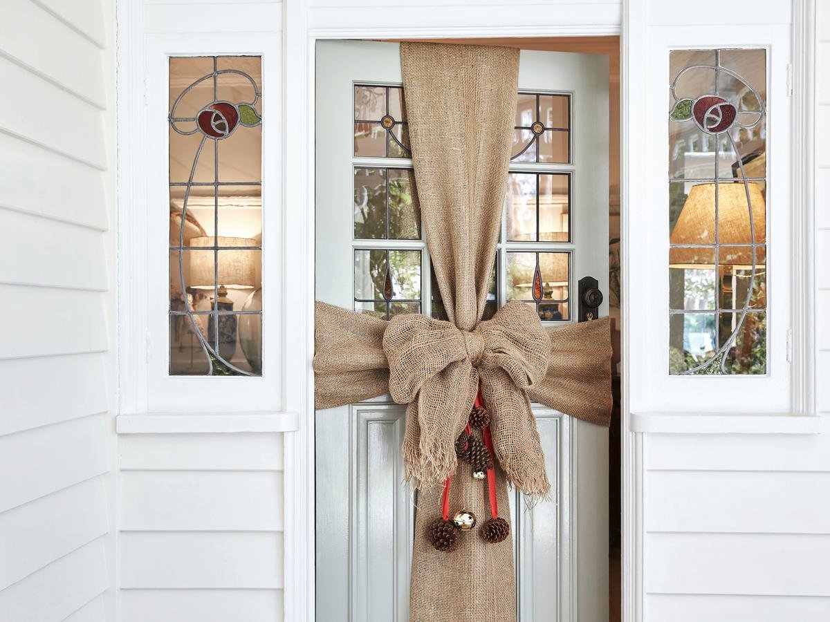 Two Ways To Decorate Your Front Door This Christmas Bunnings Australia