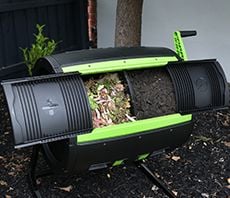 Compartment compost tumbler