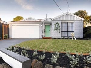 Bunnings Make It Yours house front and front yard