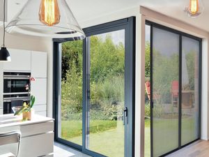 D.I.Y. - Header – How to keep mosquitoes and bugs away