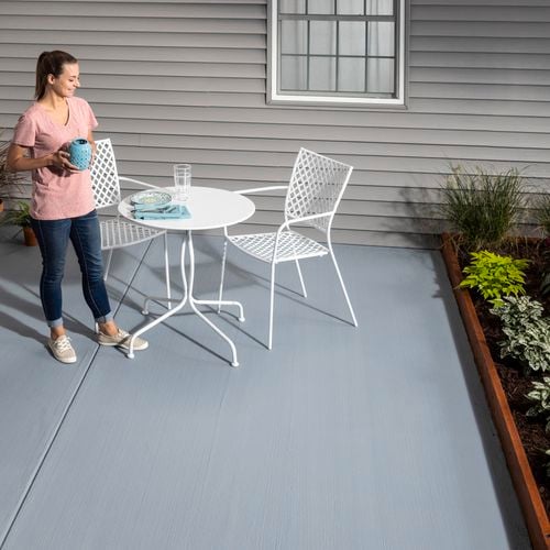 Completed
  floor with beauty and protection – Concrete & Garage Floor Paint and
  Primer in Gunmetal Metallic.