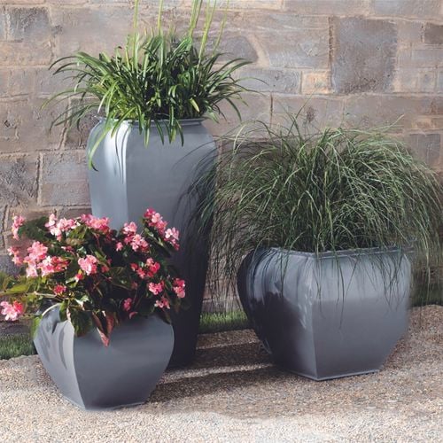 Combining
  versatility and pure luxe for your plant pots, our 2X Ultra Cover Spray Paint
  in Gloss Winter Grey is the perfect choice.