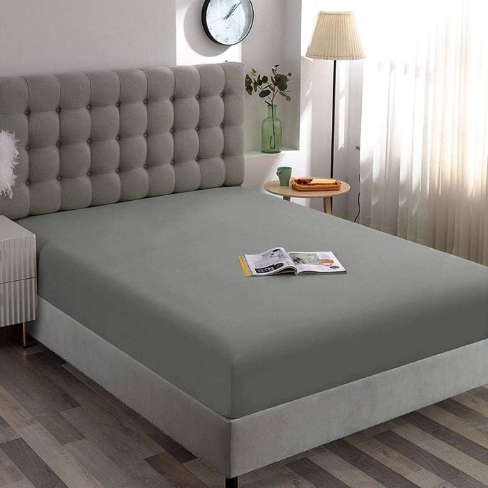 Super King Size Fitted Sheet, Premium Microfiber, Ultra-Soft, 36cm Deep Pocket, Grey