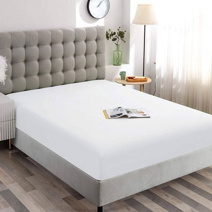 Fitted Sheet Super King Size -Premium Microfiber, Ultra-Soft, Wrinkle Free