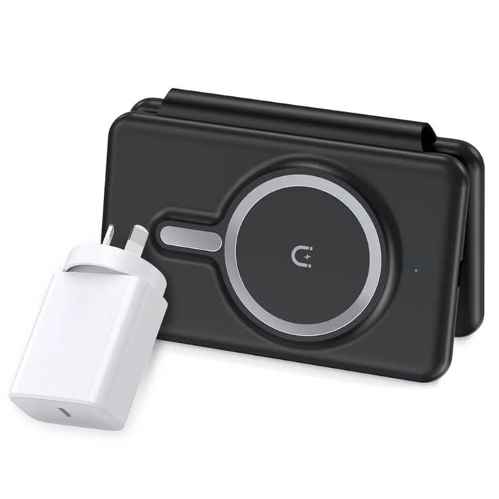 3 in 1 Foldable Fast Magnetic Wireless Charger for iPhone Apple Watch & Airpods Black Power Adapter