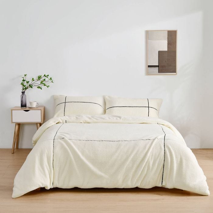 Dreamaker Jasper Teddy Fleece Quilt Cover Set Snow Queen