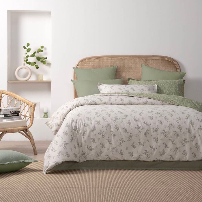 Dreamaker Adelle 100% Cotton Reversible Quilt Cover Set Queen Bed