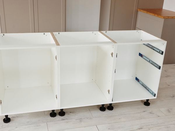 DIY - Header - How to join cabinetry for an island bench 