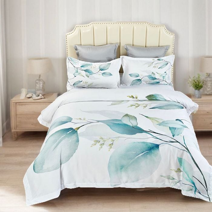 Fabric Fantastic Queen Size Angelis Leaves Quilt/Doona/Duvet Cover Set