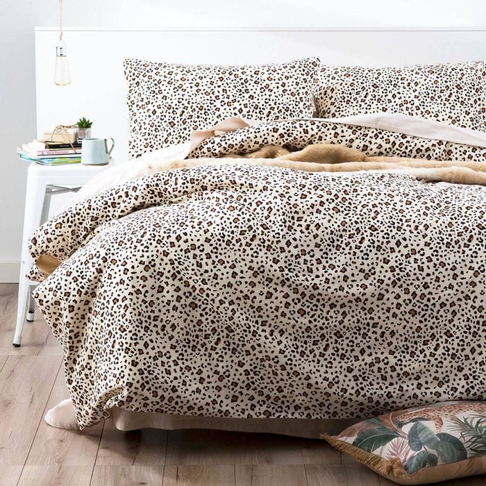 Park Avenue King Egyptian Cotton Flannelette Quilt Cover Set Snow Leopard