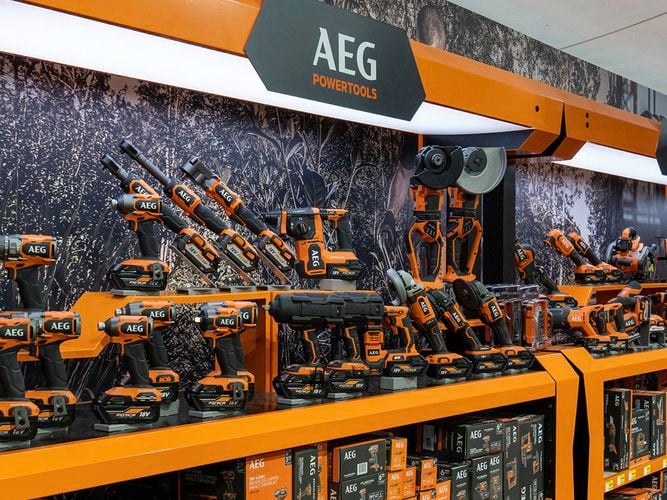 Vehicle on top of an AEG tool box