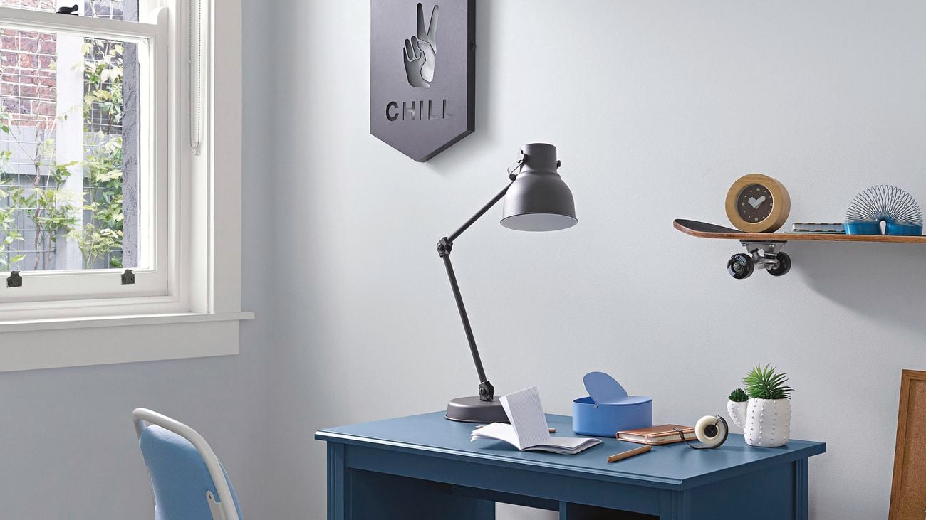 Blue desk - Light blue painted wall - Kids bedroom - Medium - British Paints