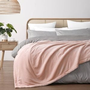 Serene Hudson Fleece And Sherpa Reverse Blanket Blush 240x250cm (queen/king Bed)