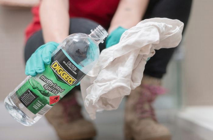 How To Clean And Remove Mouldy Silicone Bunnings Australia