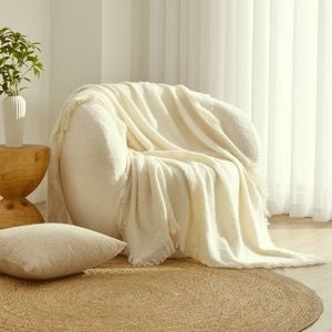 Cadence & Co. Amelie Super Soft Boucle Throw Ivory 130x170cm