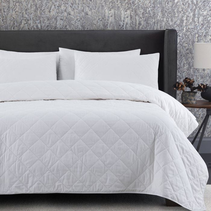 Dreamaker Lightweight Bamboo & Cotton Blend Quilt - King Bed