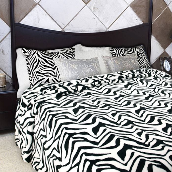 Kingtex White Tiger Micro Plush Blanket Queen/King