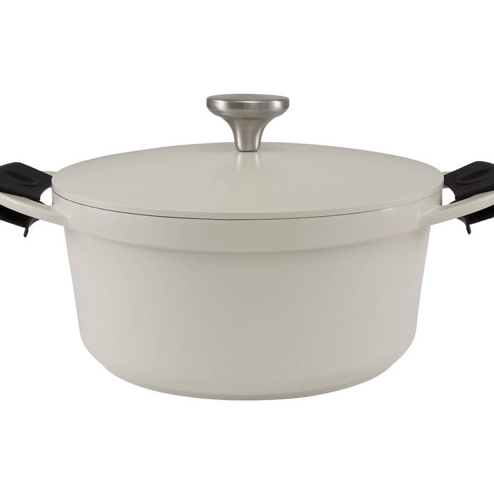 Maxwell Williams Cast Lite Non Stick Casserole 24cm 4.2L Ecru Gift Boxed