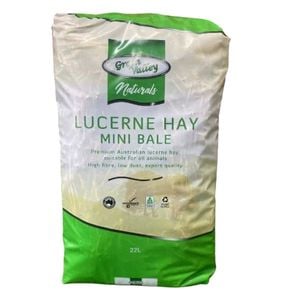 Green Valley Naturals Lucerne Hay Mini Bale For Rabbits & Guinea Pigs 22l