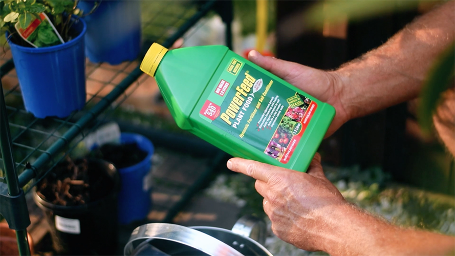 Label of a bottle of Power Feed plant food
