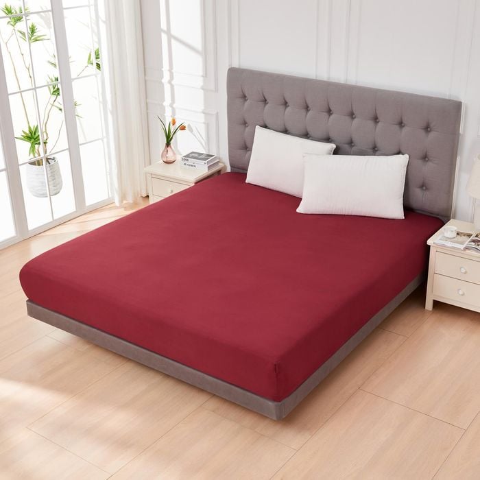 LINENOVA Deep Pocket Ultra-Soft Microfibe Fitted Sheet - Queen, Burgundy