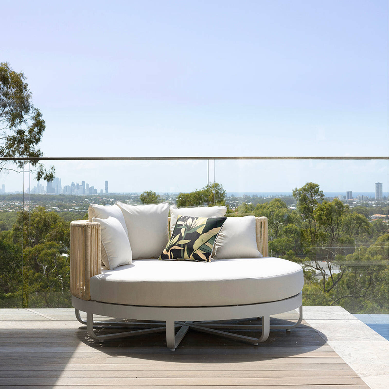 Outdoor daybed with canopy bunnings discount