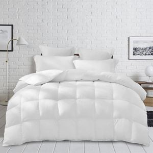 Luxor Super King 700GSM Ultra Warm White Duck Down Feather Quilt-Winter Weight
